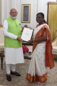 PM Modi tenders resignation to President Murmu